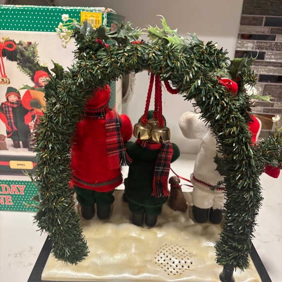 Vintage Dickens Smile Ind. Ltd. 1990 Christmas Carol Music Box with Lights w/box - Picture 15 of 17